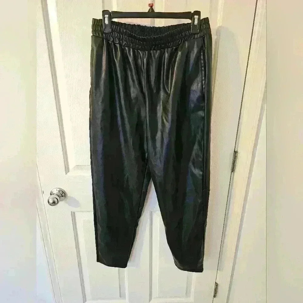 Fabletics Vegan Faux Leather Pull On Legging Black Size L